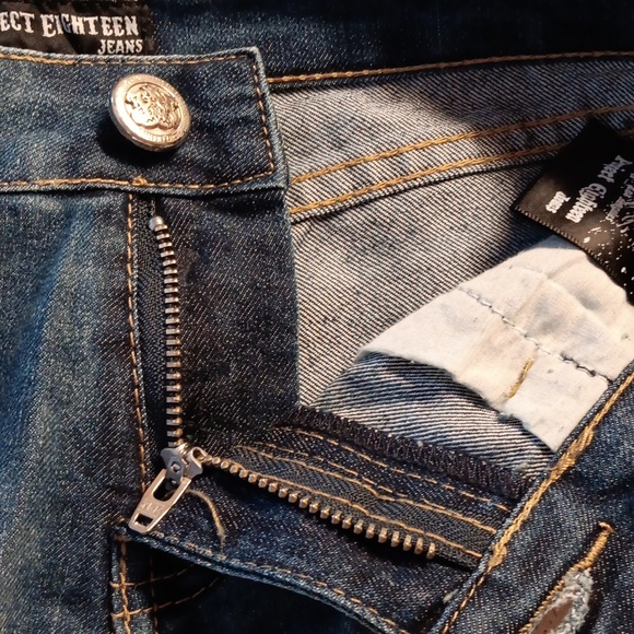 PROJECT EIGHTEEN SLIGHTLY DESTROYED BLUE JEAN SHORTS - Picture 3 of 3